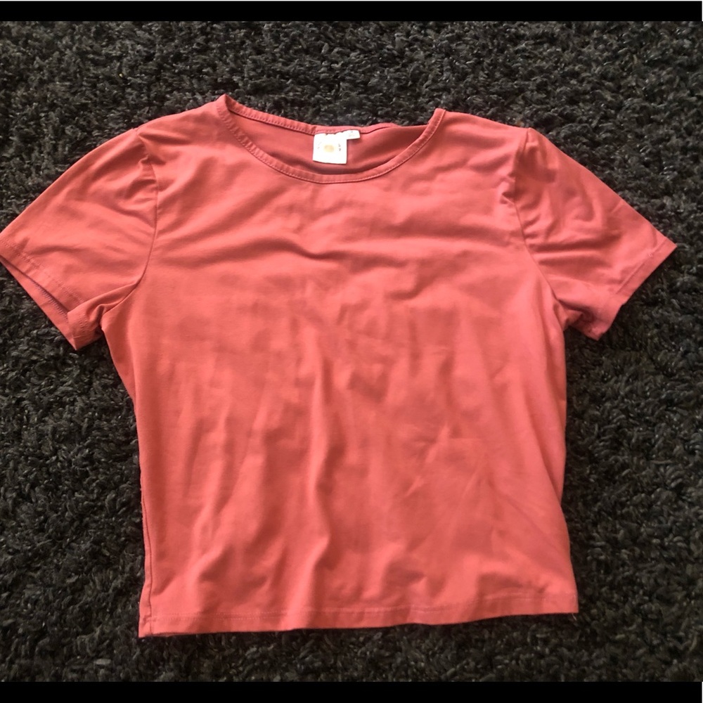 Medium women’s Coral color shirt